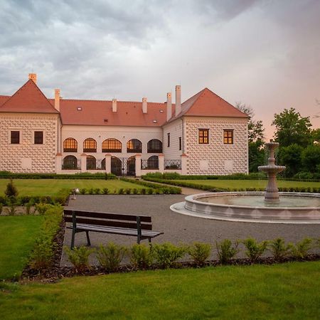 Hotel Zamek Valec Vladislav Esterno foto