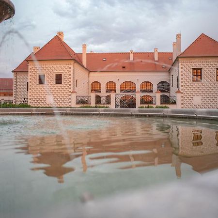 Hotel Zamek Valec Vladislav Esterno foto