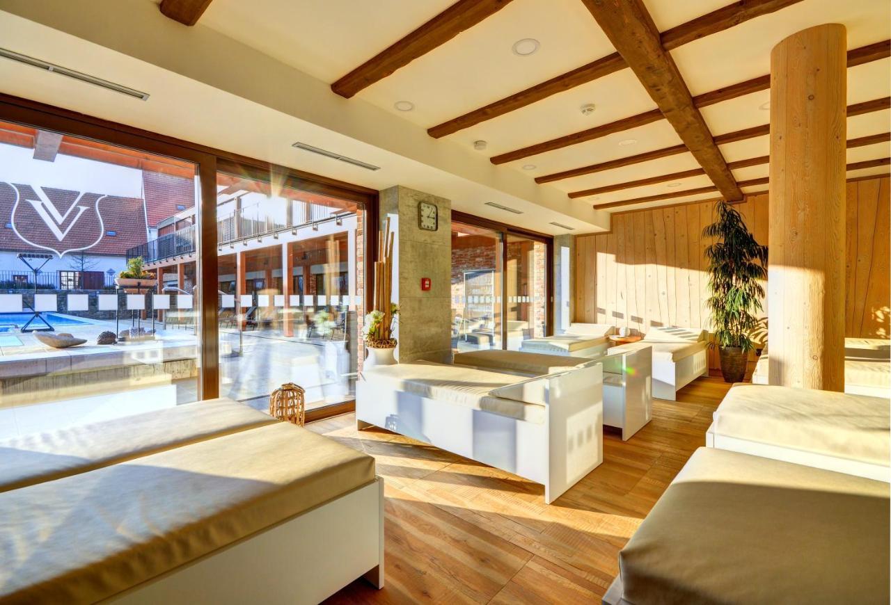 Hotel Zamek Valec Vladislav Esterno foto