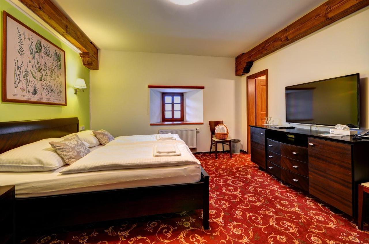 Hotel Zamek Valec Vladislav Esterno foto