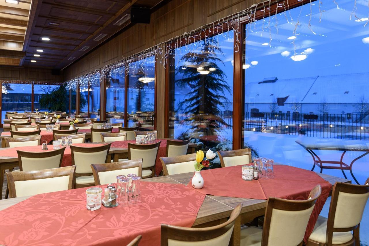 Hotel Zamek Valec Vladislav Esterno foto